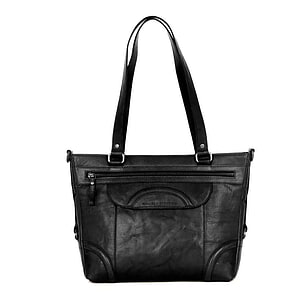 Shopper Christyn Black